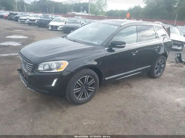 YV4612RK1G2852814 2016 VOLVO XC60 - Image 2