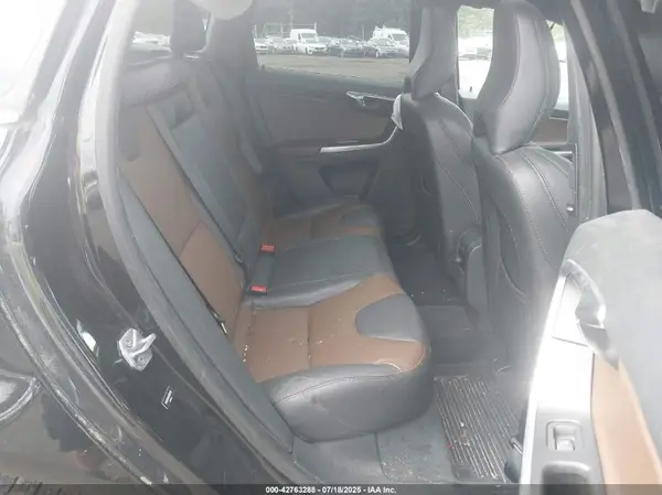 YV4612RK1G2852814 2016 VOLVO XC60 - Image 8