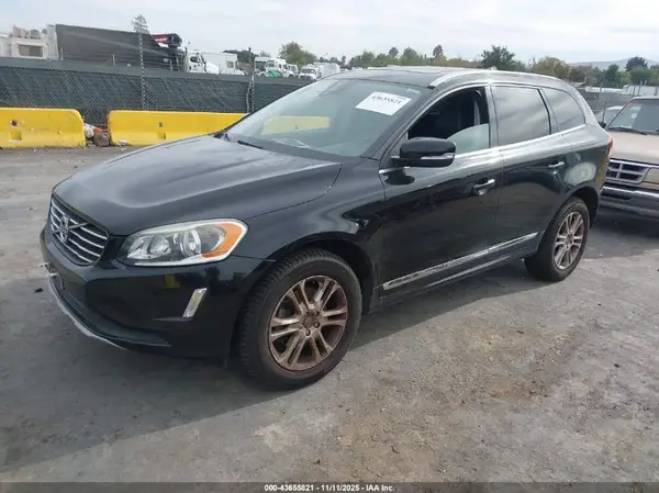 YV4612RK1G2863277 2016 VOLVO XC60 - Image 2