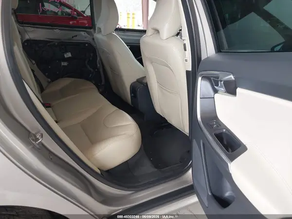 YV4612RK1G2866762 2016 VOLVO XC60 - Image 8