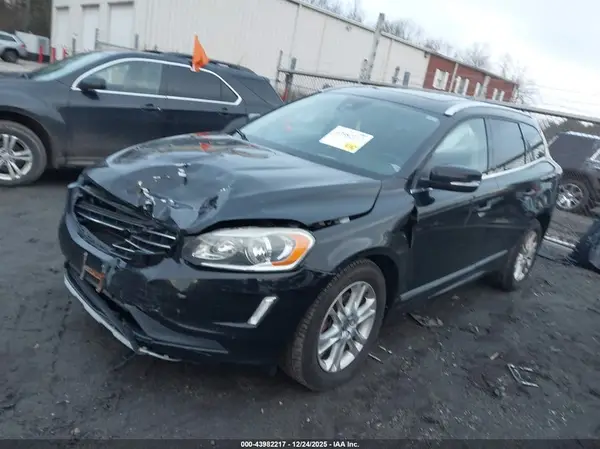 YV4612RK2G2788525 2016 VOLVO XC60 - Image 2