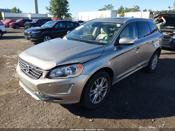 YV4612RK2G2805498 2016 VOLVO XC60 - Image 2