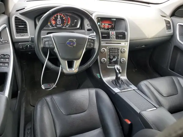 YV4612RK2G2840428 2016 VOLVO XC60 - Image 8