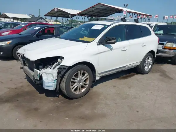 YV4612RK2G2864194 2016 VOLVO XC60 - Image 2