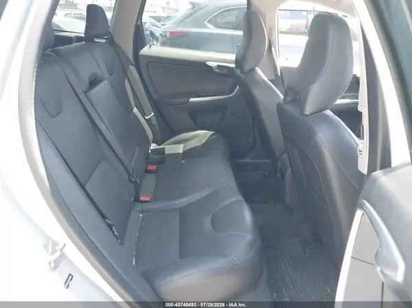 YV4612RK3G2782880 2016 VOLVO XC60 - Image 8