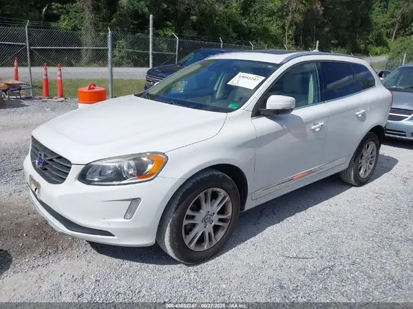 YV4612RK3G2838946 2016 VOLVO XC60 - Image 2