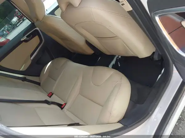 YV4612RK3G2838946 2016 VOLVO XC60 - Image 8