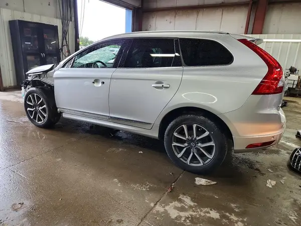 YV4612RK3G2848179 2016 VOLVO XC60 - Image 2