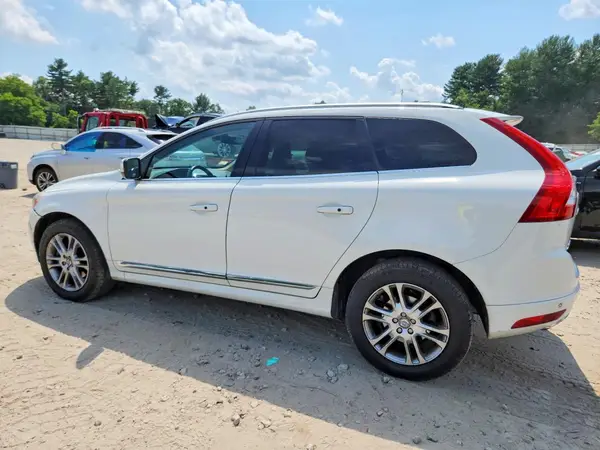 YV4612RK3G2853298 2016 VOLVO XC60 - Image 2