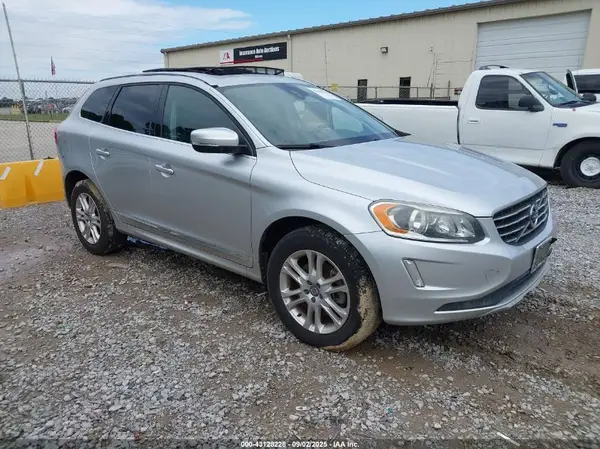 YV4612RK4G2784444 2016 VOLVO XC60 - Image 1