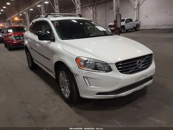 YV4612RK4G2786016 2016 VOLVO XC60 - Image 1