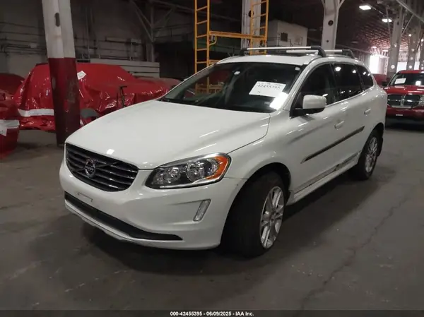 YV4612RK4G2786016 2016 VOLVO XC60 - Image 2