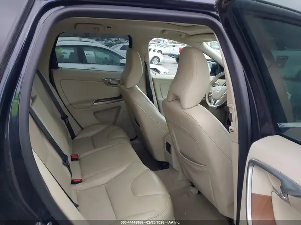 YV4612RK4G2791734 2016 VOLVO XC60 - Image 8