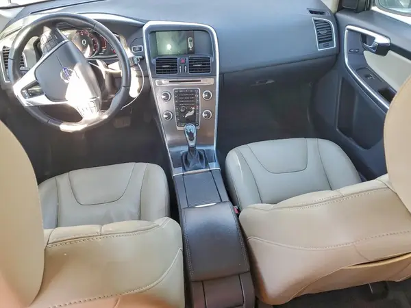 YV4612RK4G2867310 2016 VOLVO XC60 - Image 8
