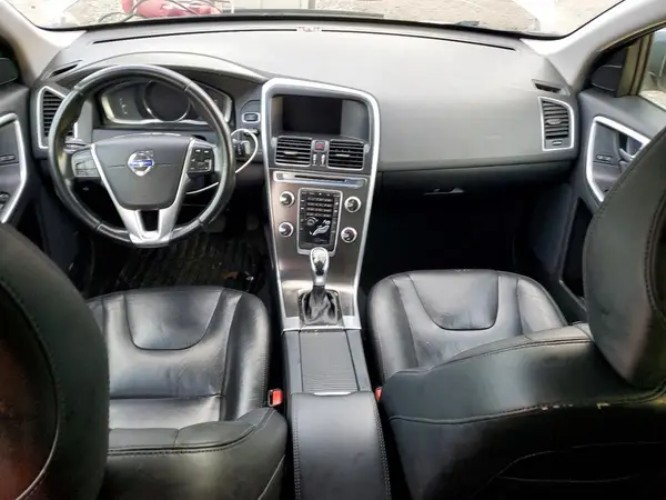 YV4612RK5G2783450 2016 VOLVO XC60 - Image 8