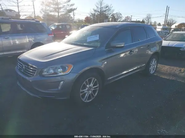 YV4612RK5G2807634 2016 VOLVO XC60 - Image 2