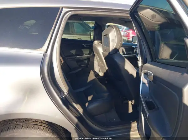 YV4612RK5G2807634 2016 VOLVO XC60 - Image 8