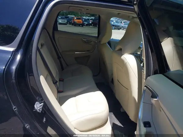 YV4612RK5G2813708 2016 VOLVO XC60 - Image 8