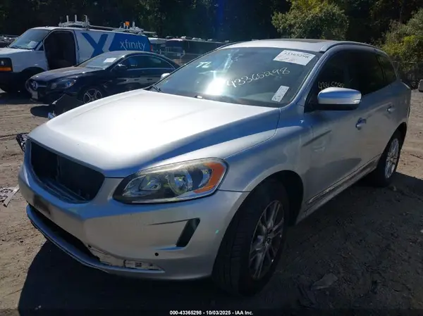 YV4612RK5G2831142 2016 VOLVO XC60 - Image 2