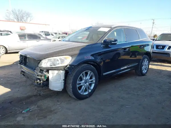 YV4612RK5G2842318 2016 VOLVO XC60 - Image 2