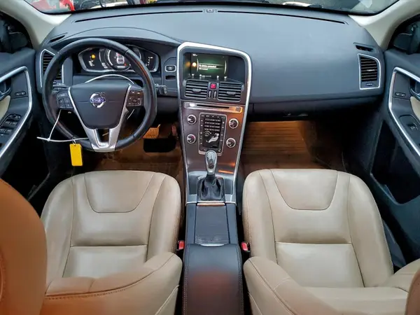 YV4612RK5G2842450 2016 VOLVO XC60 - Image 8