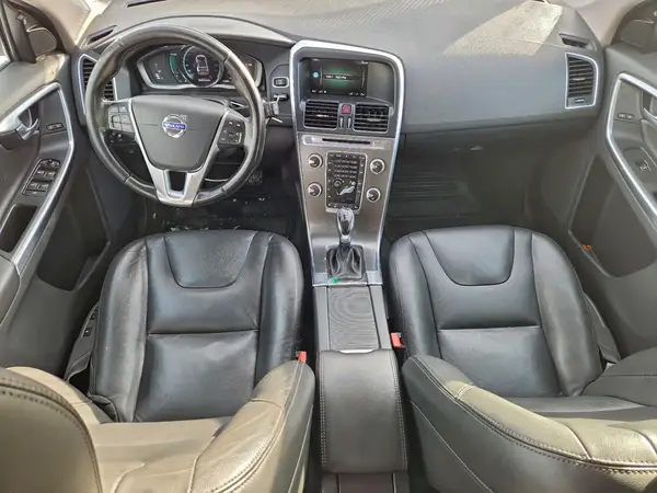 YV4612RK5G2893916 2016 VOLVO XC60 - Image 8