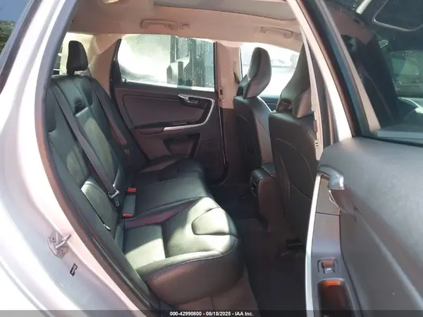 YV4612RK6G2842697 2016 VOLVO XC60 - Image 8