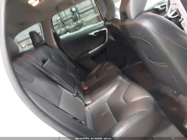 YV4612RK7G2781571 2016 VOLVO XC60 - Image 8