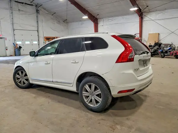 YV4612RK7G2795776 2016 VOLVO XC60 - Image 2