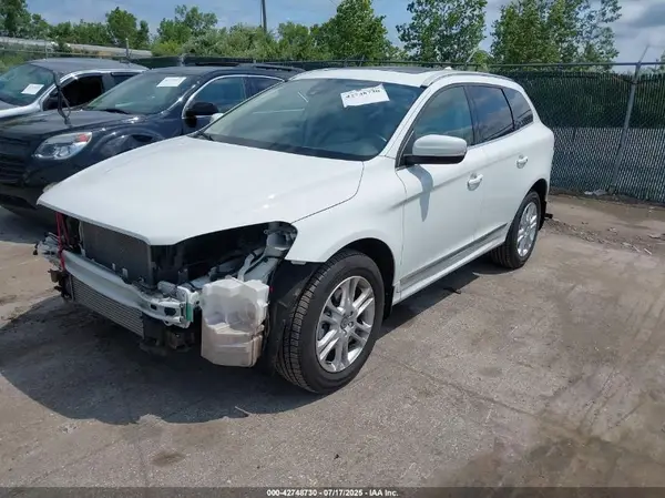 YV4612RK7G2808526 2016 VOLVO XC60 - Image 2