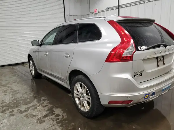 YV4612RK7G2852901 2016 VOLVO XC60 - Image 2