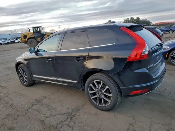 YV4612RK8G2805022 2016 VOLVO XC60 - Image 2