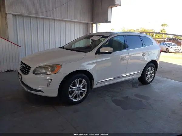 YV4612RK8G2856696 2016 VOLVO XC60 - Image 2
