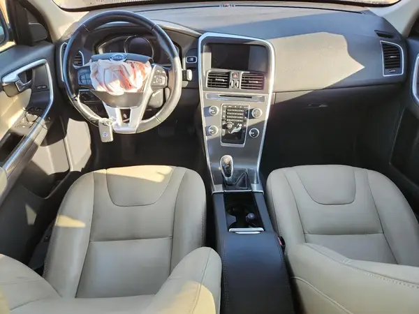 YV4612RK8G2860876 2016 VOLVO XC60 - Image 8