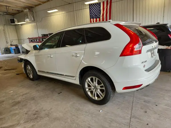 YV4612RK9G2804865 2016 VOLVO XC60 - Image 2