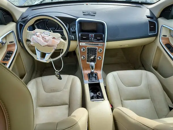 YV4612RK9G2815655 2016 VOLVO XC60 - Image 8