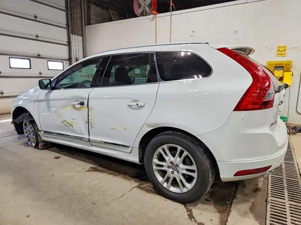 YV4612RKXG2803255 2016 VOLVO XC60 - Image 2