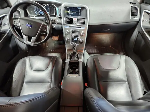 YV4612RKXG2803255 2016 VOLVO XC60 - Image 8