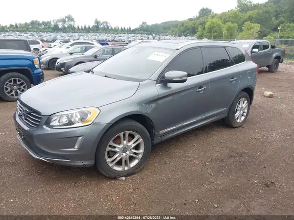 YV4612RKXG2804485 2016 VOLVO XC60 - Image 2