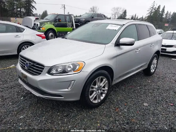 YV4612RKXG2811744 2016 VOLVO XC60 - Image 2