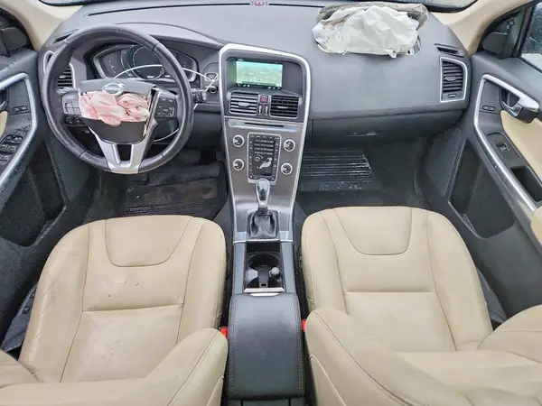 YV4612RKXG2839950 2016 VOLVO XC60 - Image 8