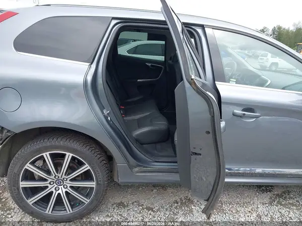 YV4612RKXG2853539 2016 VOLVO XC60 - Image 8