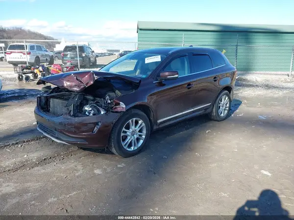YV4612RKXG2856912 2016 VOLVO XC60 - Image 2