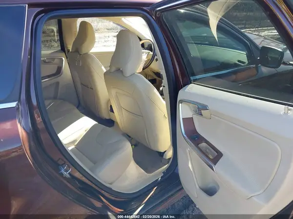 YV4612RKXG2856912 2016 VOLVO XC60 - Image 8
