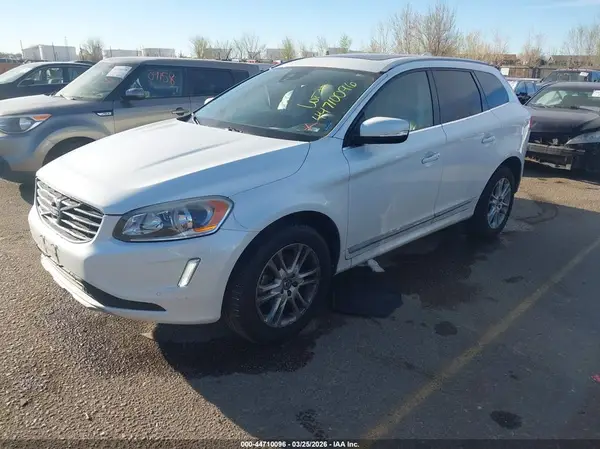 YV4612RKXG2863908 2016 VOLVO XC60 - Image 2