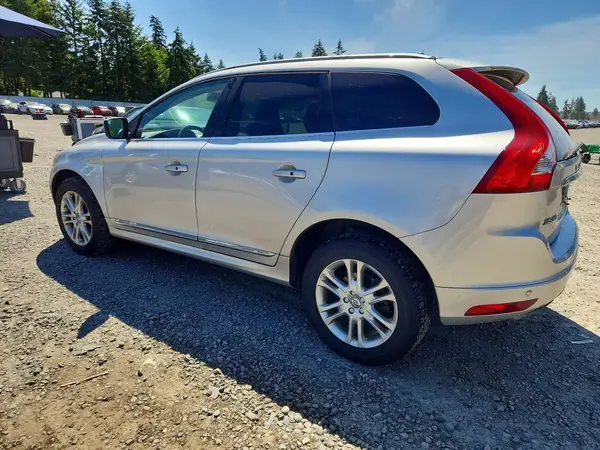 YV4612RM1G2864849 2016 VOLVO XC60 - Image 2