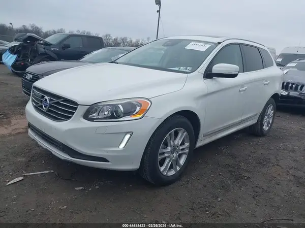 YV4612RM3G2826717 2016 VOLVO XC60 - Image 2