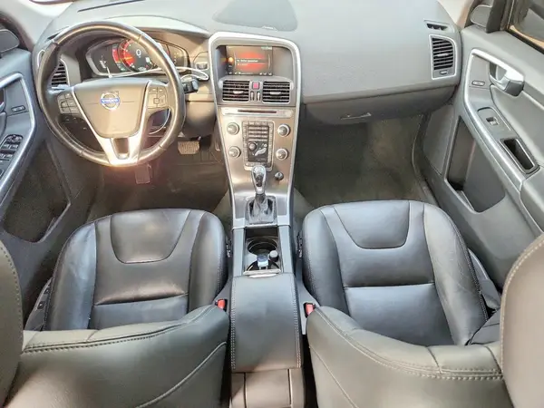 YV4612RM5G2787323 2016 VOLVO XC60 - Image 8