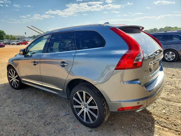 YV4612RM5G2865485 2016 VOLVO XC60 - Image 2