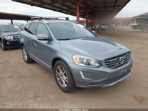 YV4612RM7G2807796 2016 VOLVO XC60 - Image 1